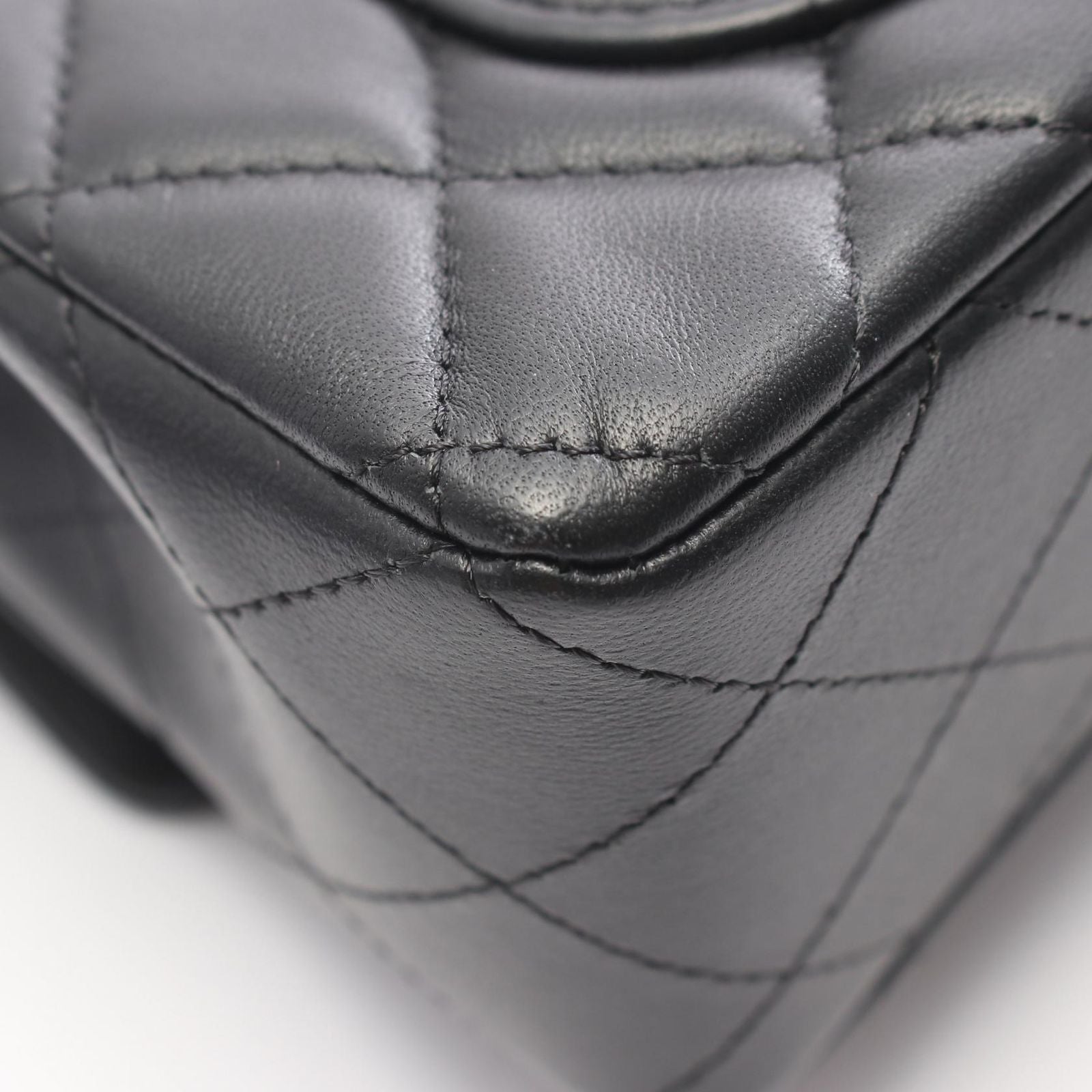 Chanel Shoulder Bag Mini Quilted 20 Black Lambskin Chain — view 8