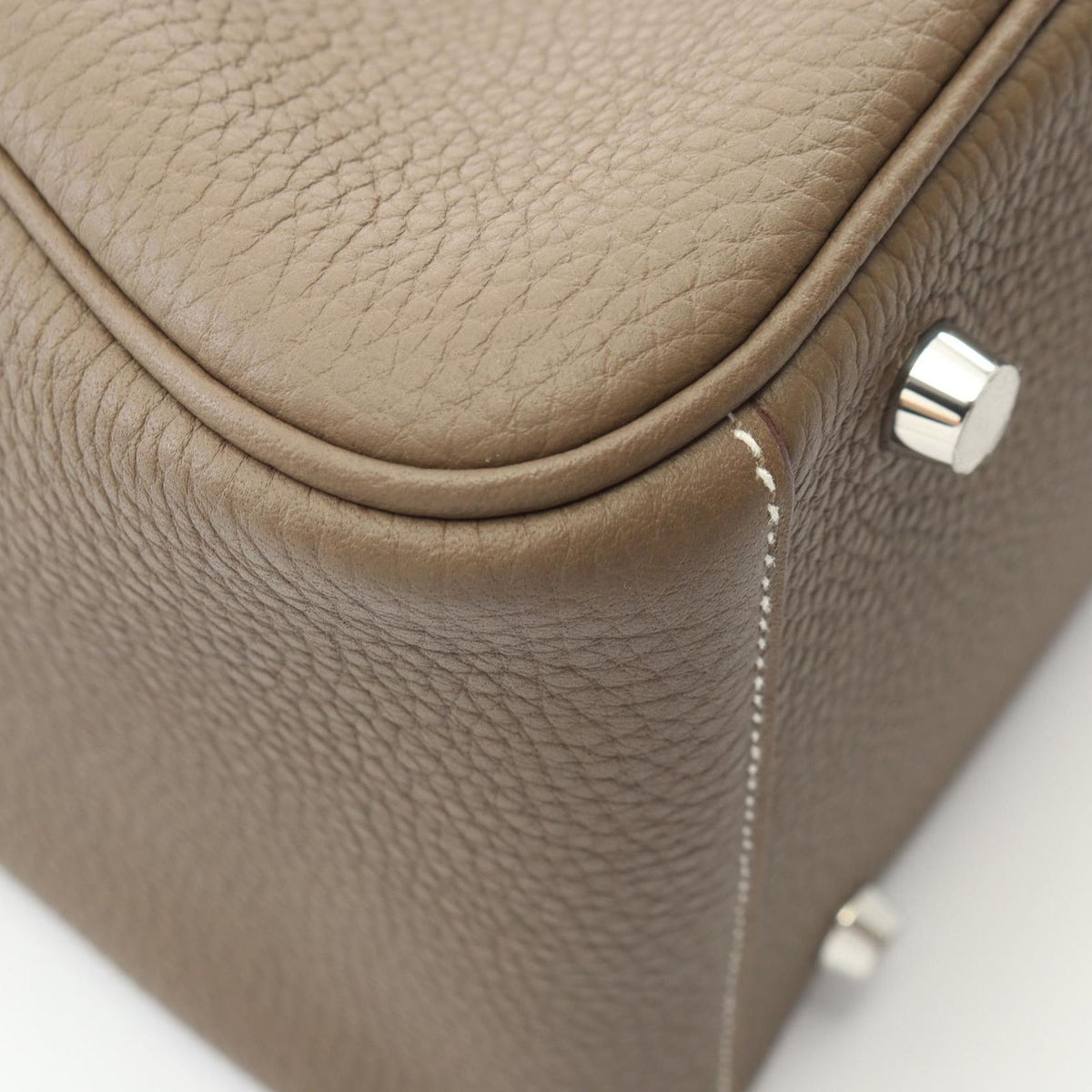 Hermes Shoulder Bag Lindy 30 Etoupe — view 6