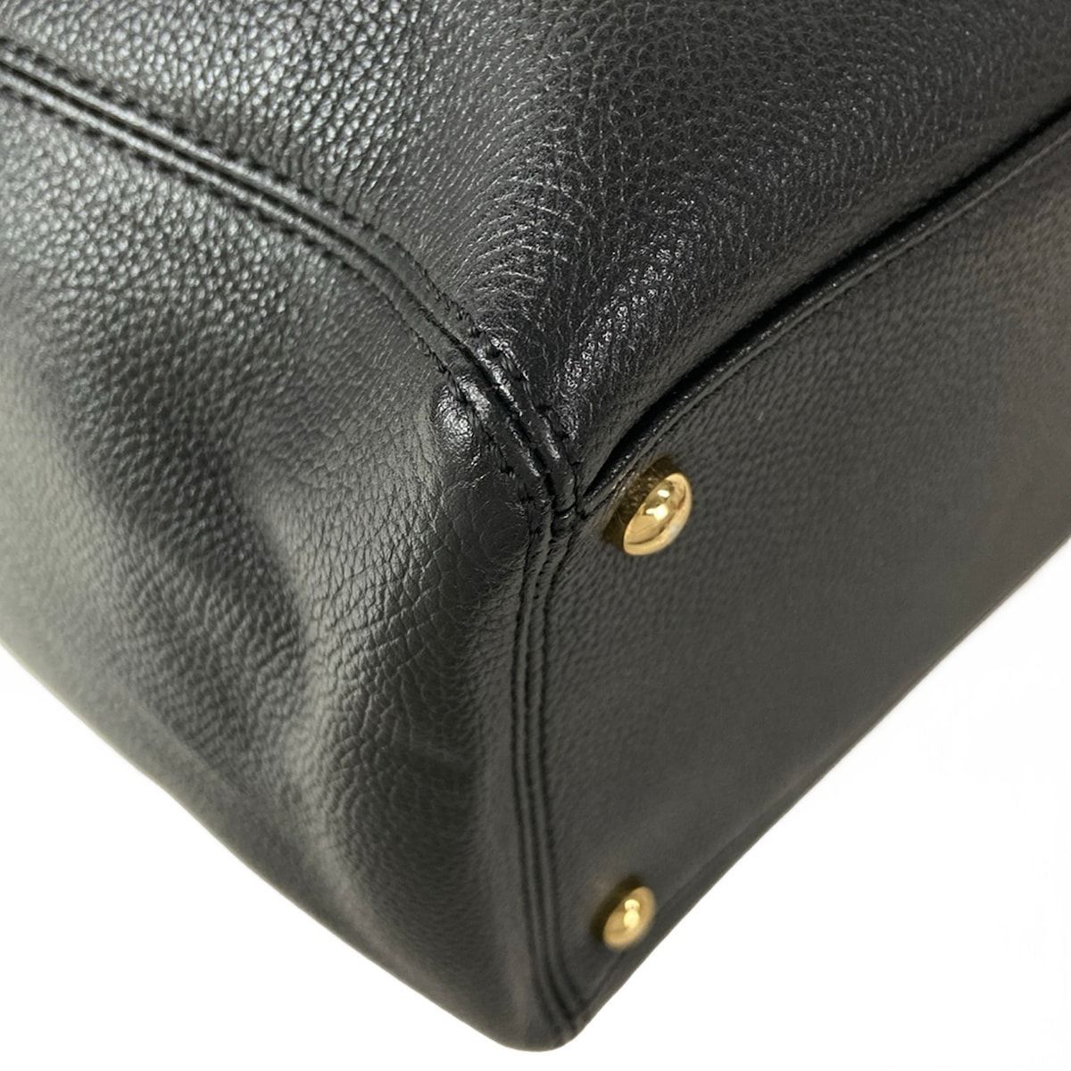 Chanel Tote Executive Line Black Gold Leather — view 7