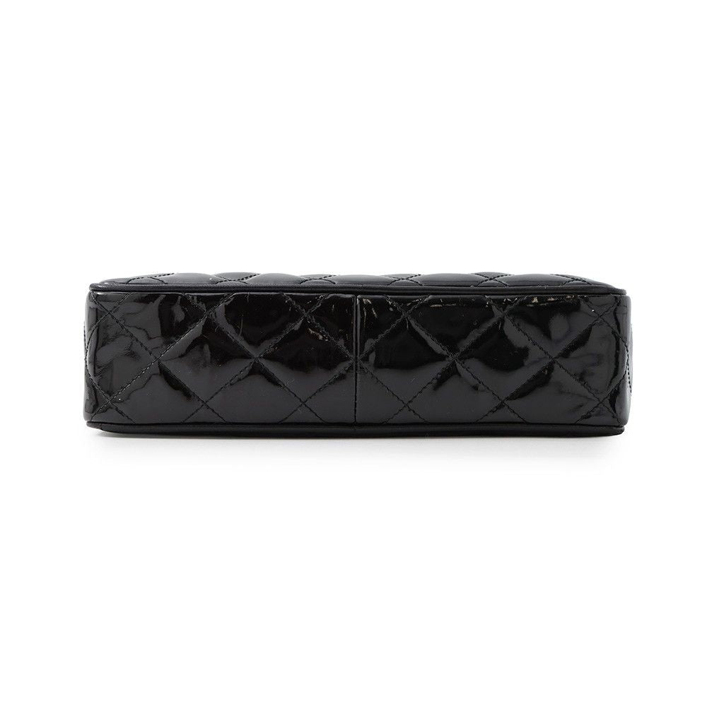Chanel Chain Shoulder Bag Quilted CC Logo Patent Black — view 3