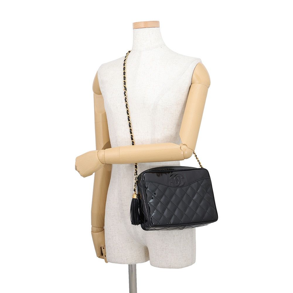 Chanel Chain Shoulder Bag Quilted CC Logo Patent Black — view 4