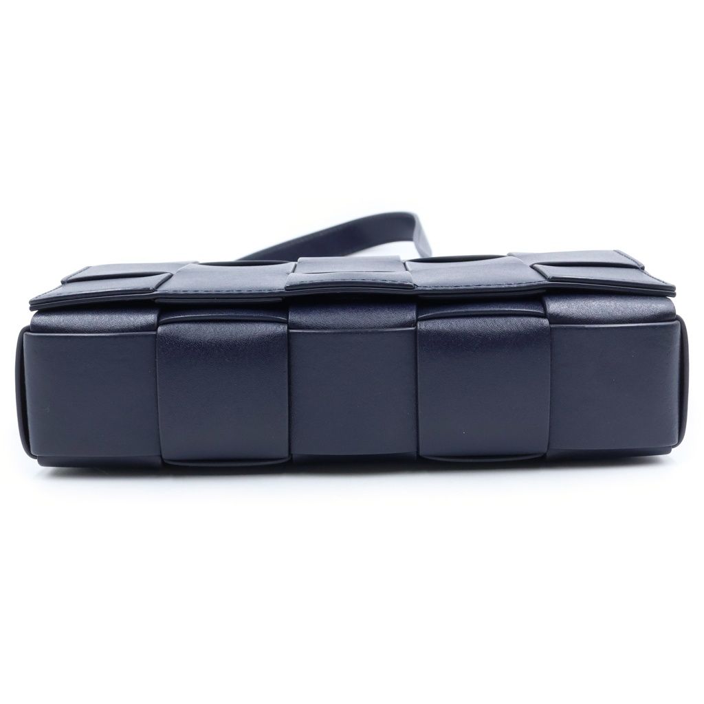 Bottega Veneta Cassette Maxi Intrecciato Leather Shoulder Bag Navy — view 4