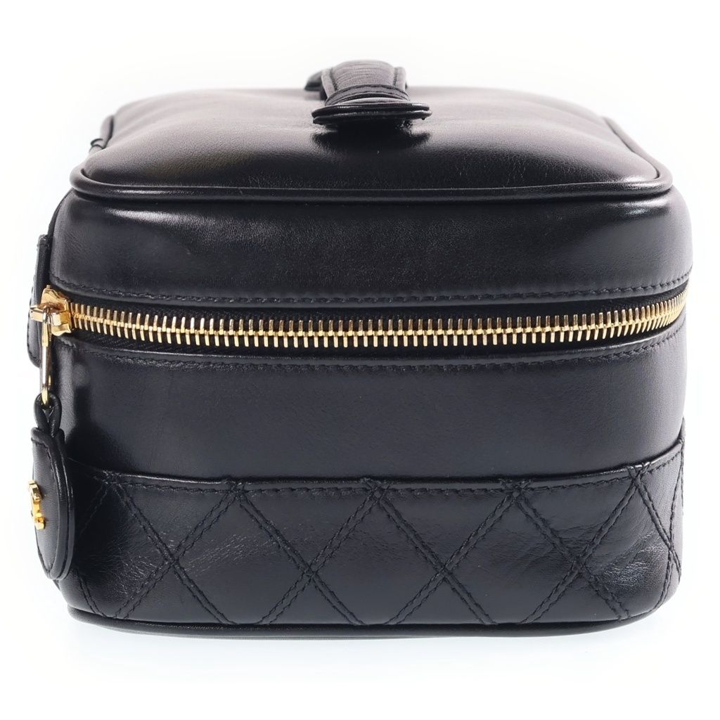Chanel Bicolor Vanity Pouch Black Lambskin Gold — view 3