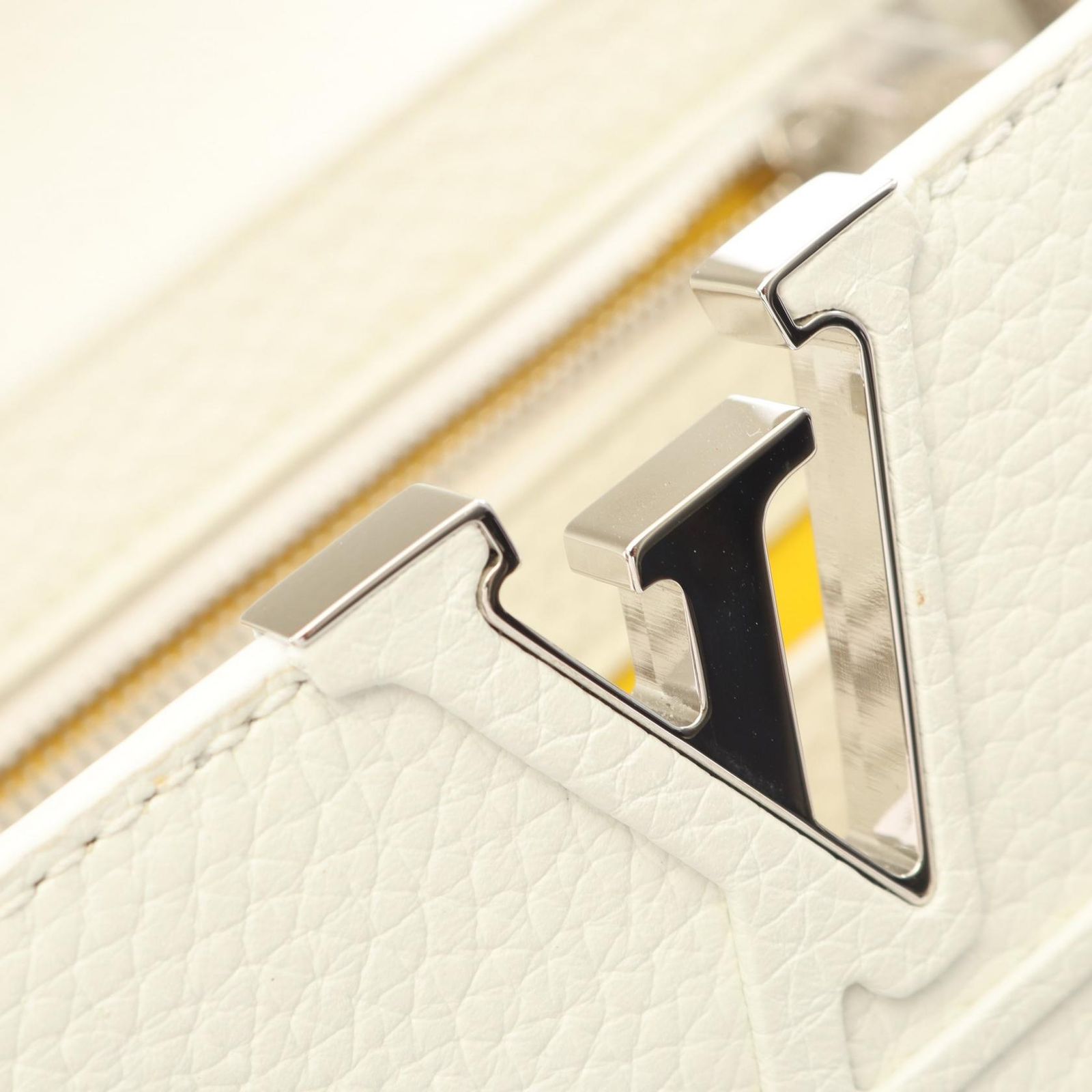 Louis Vuitton Handbag LV YK Capucines BB Painted Dot Yayoi Kusama 2-Way Blanc — view 5