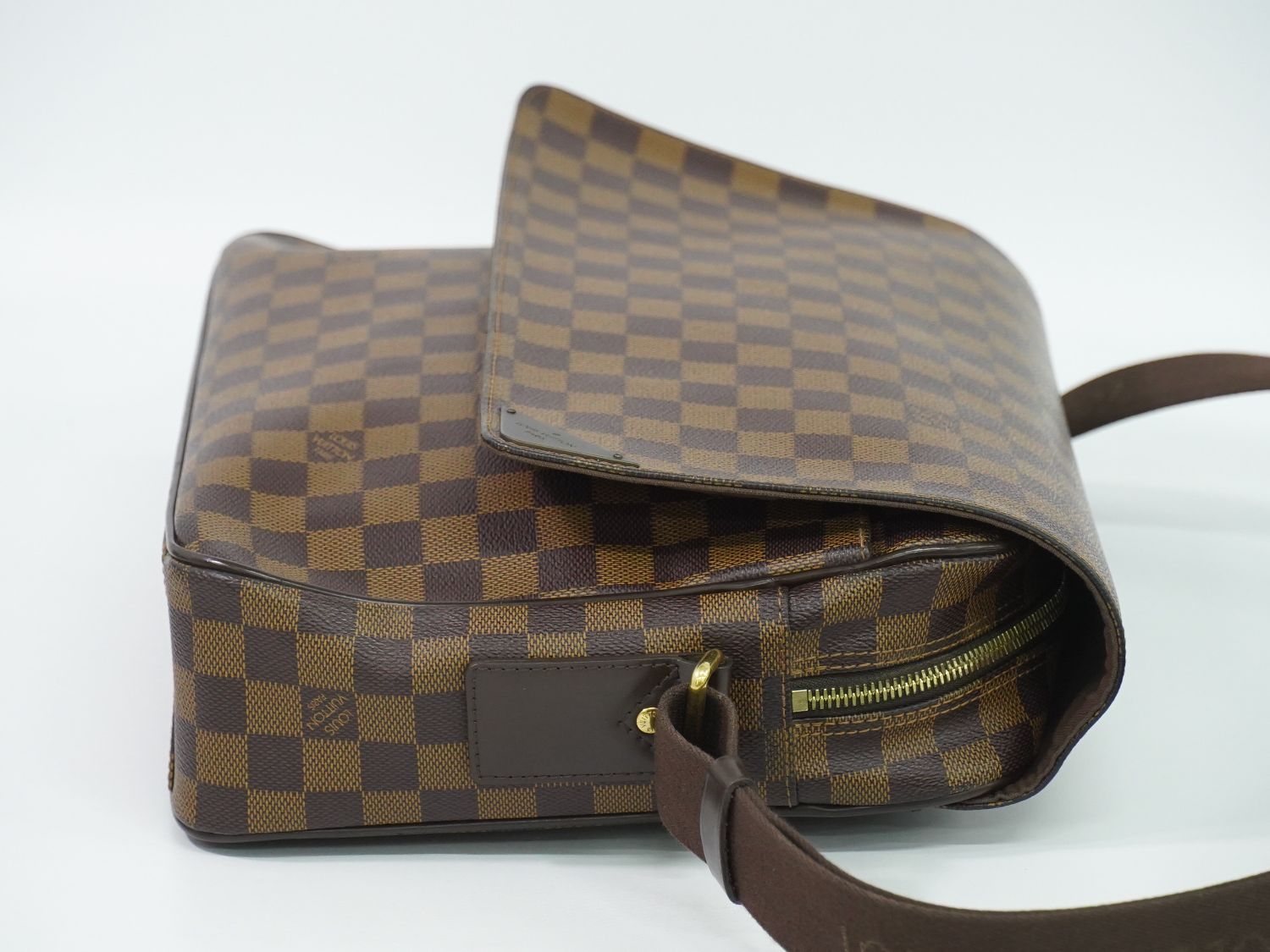 Louis Vuitton LV Shelton MM Damier Ebene Shoulder Bag Brown — view 4