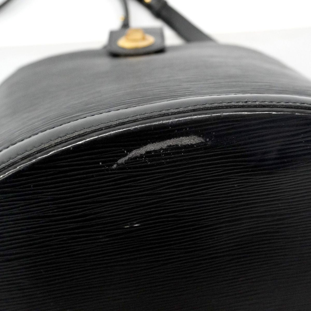 Louis Vuitton Shoulder Bag Epi Cluny Noir — view 7