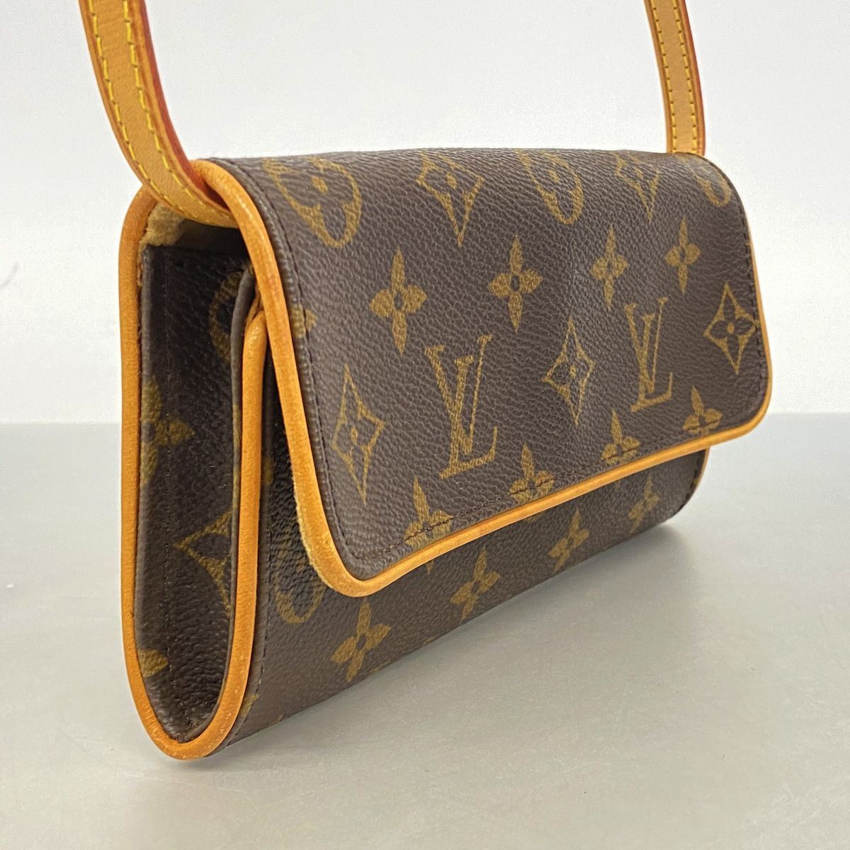Louis Vuitton Shoulder Bag Monogram Pochette Twin PM Brown — view 2