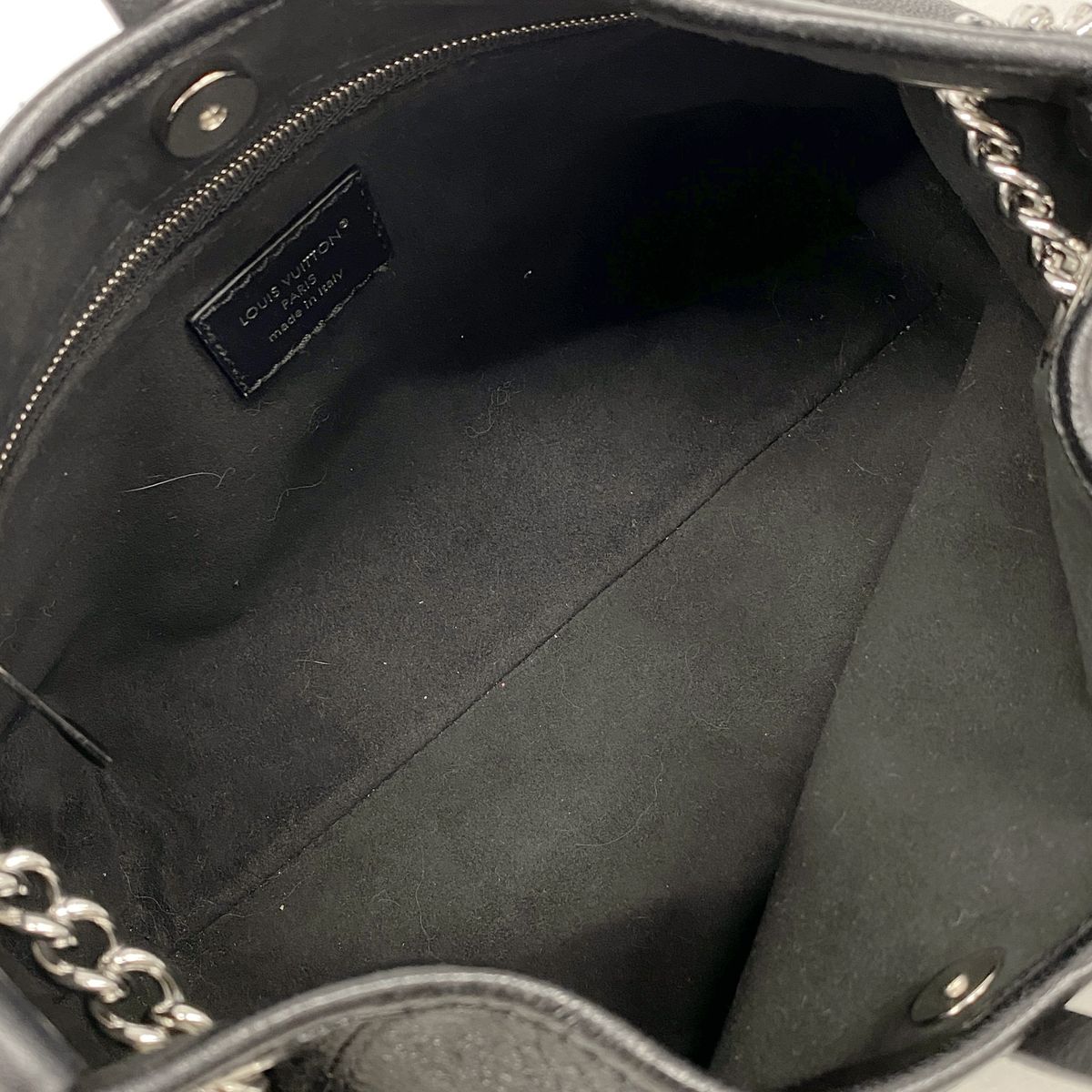 Louis Vuitton Shoulder Bag LV Vibe Carry All BB Black — view 4
