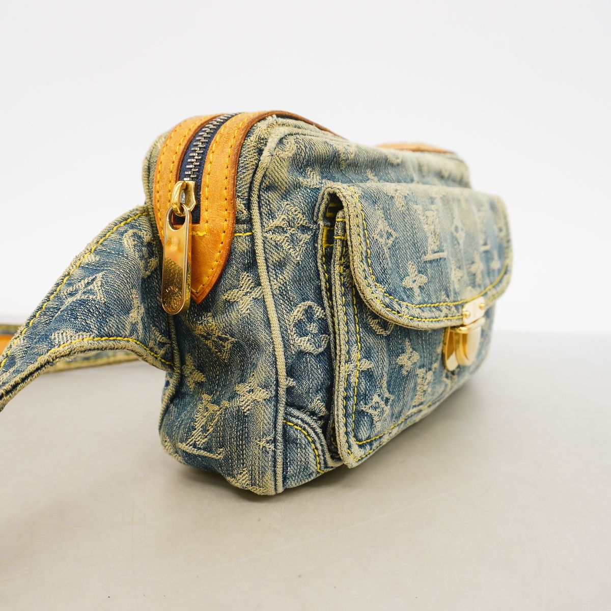 Louis Vuitton Waist Bag Monogram Denim Blue — view 2
