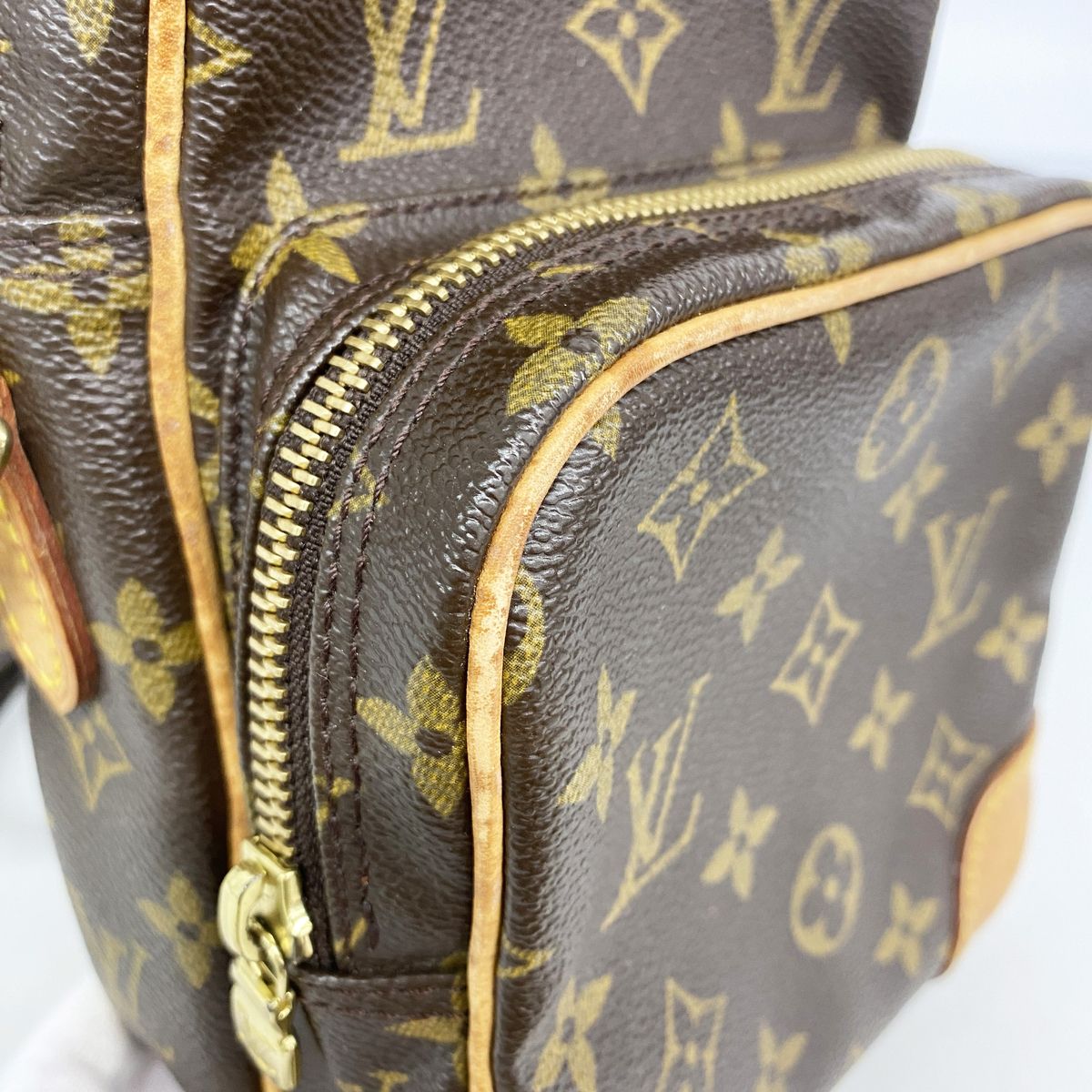 Louis Vuitton Shoulder Bag Monogram Amazon Brown — view 7