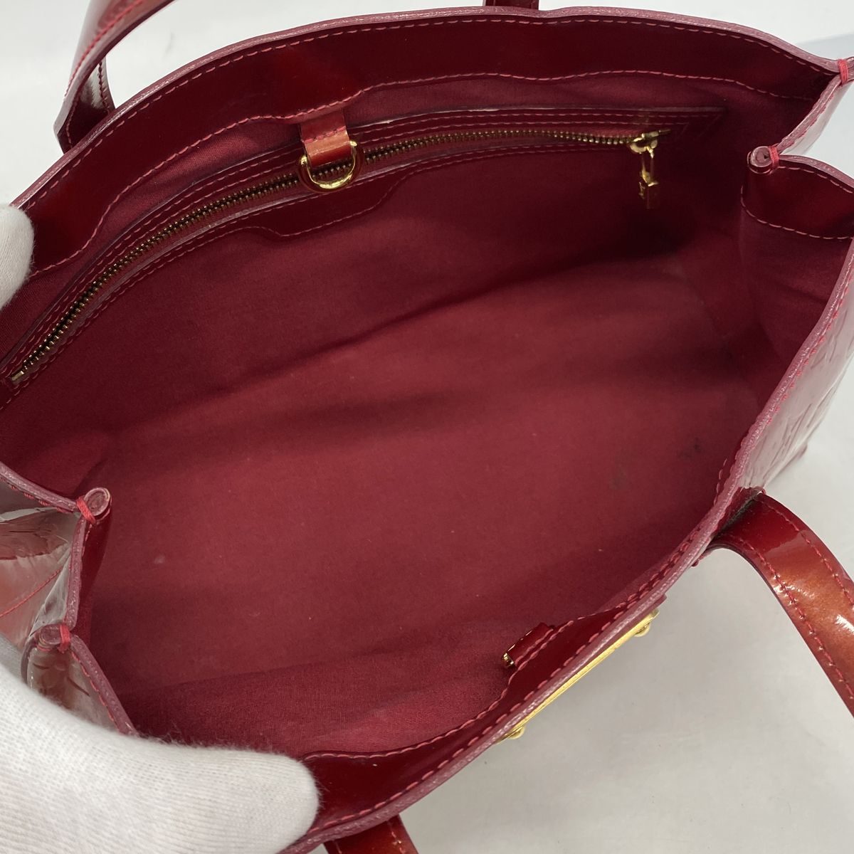 Louis Vuitton Handbag Vernis Wilshire PM Pomme D'amour — view 4