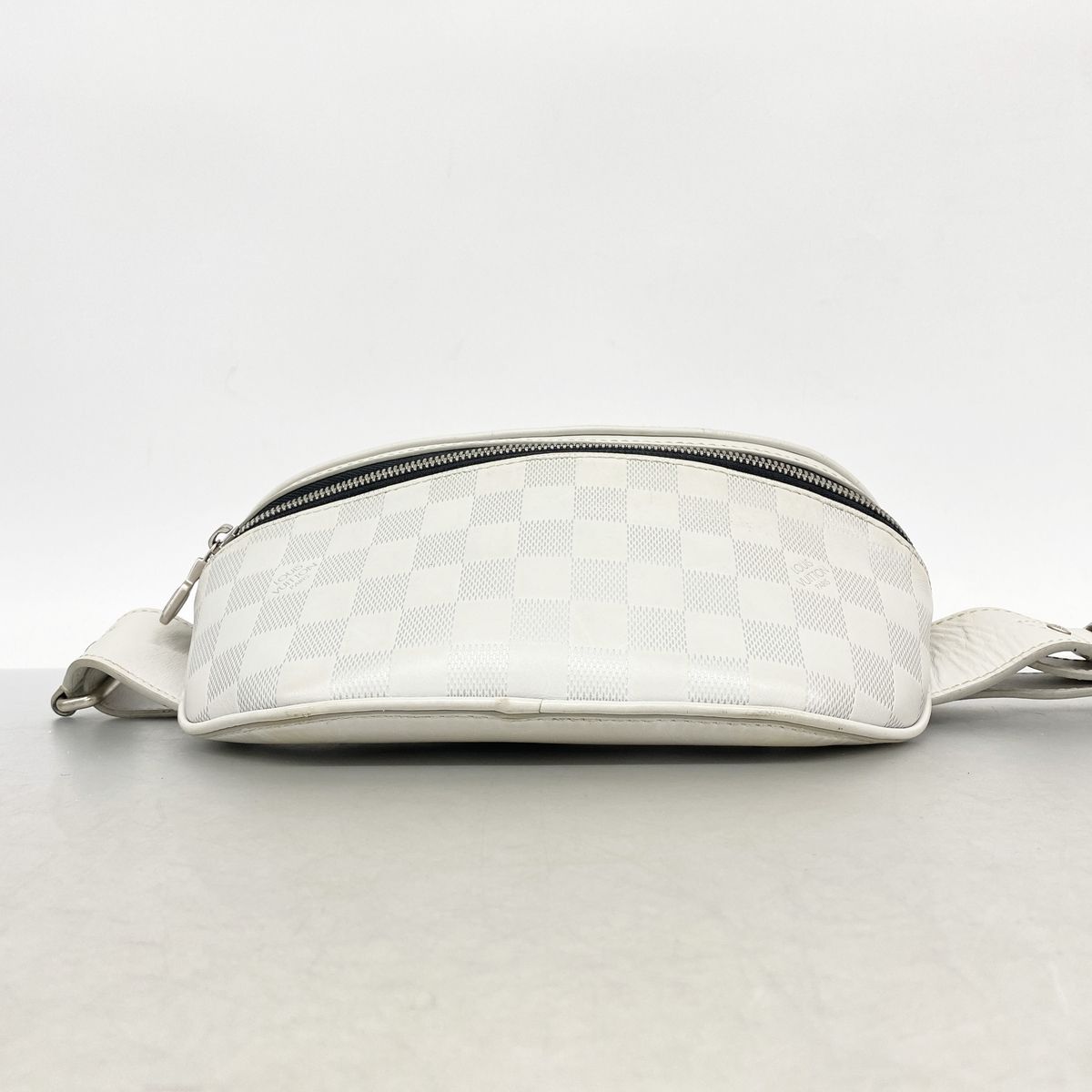 Louis Vuitton Waist Bag Damier Infini Blanc — view 3
