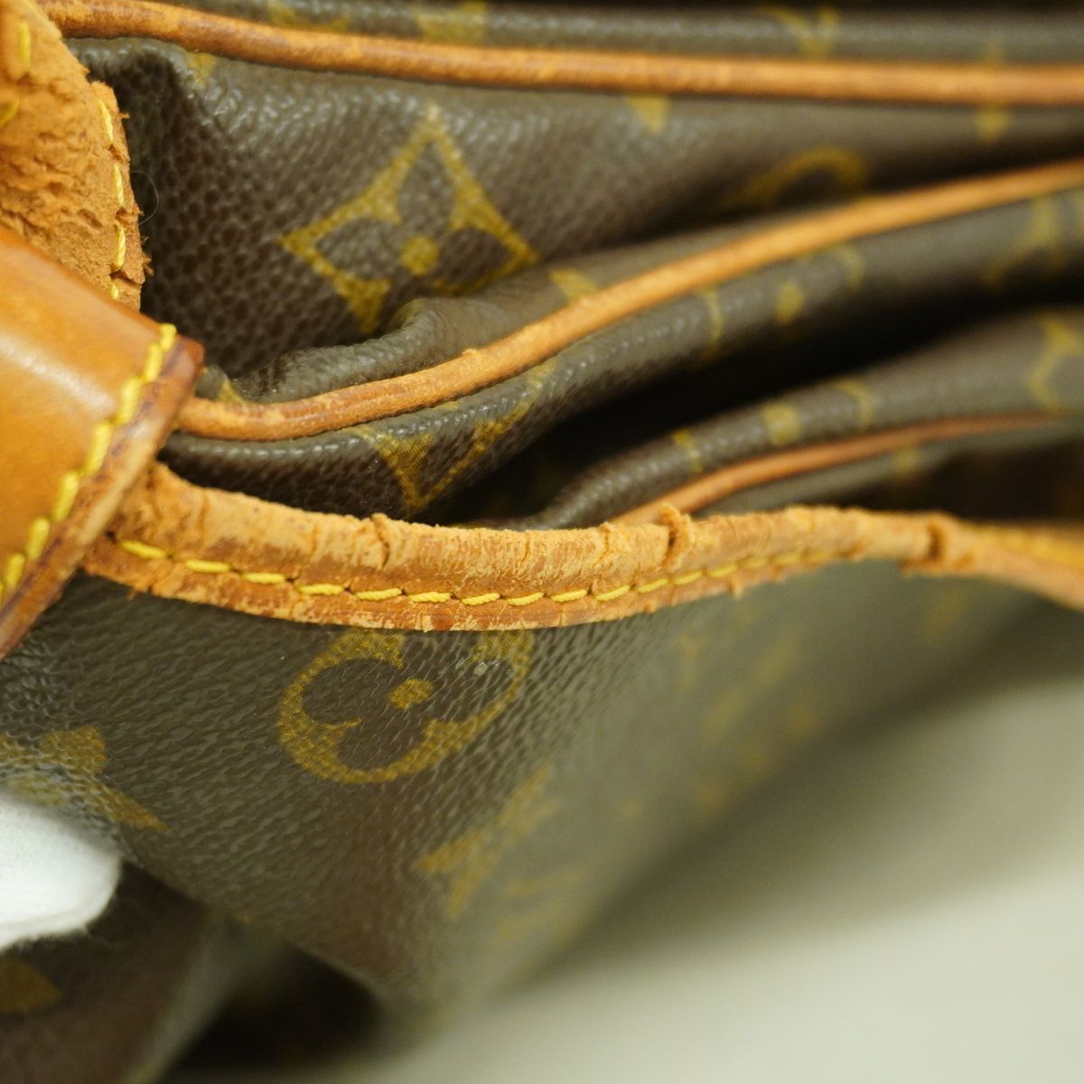 Louis Vuitton Shoulder Bag Monogram Saumur 35 Brown — view 6