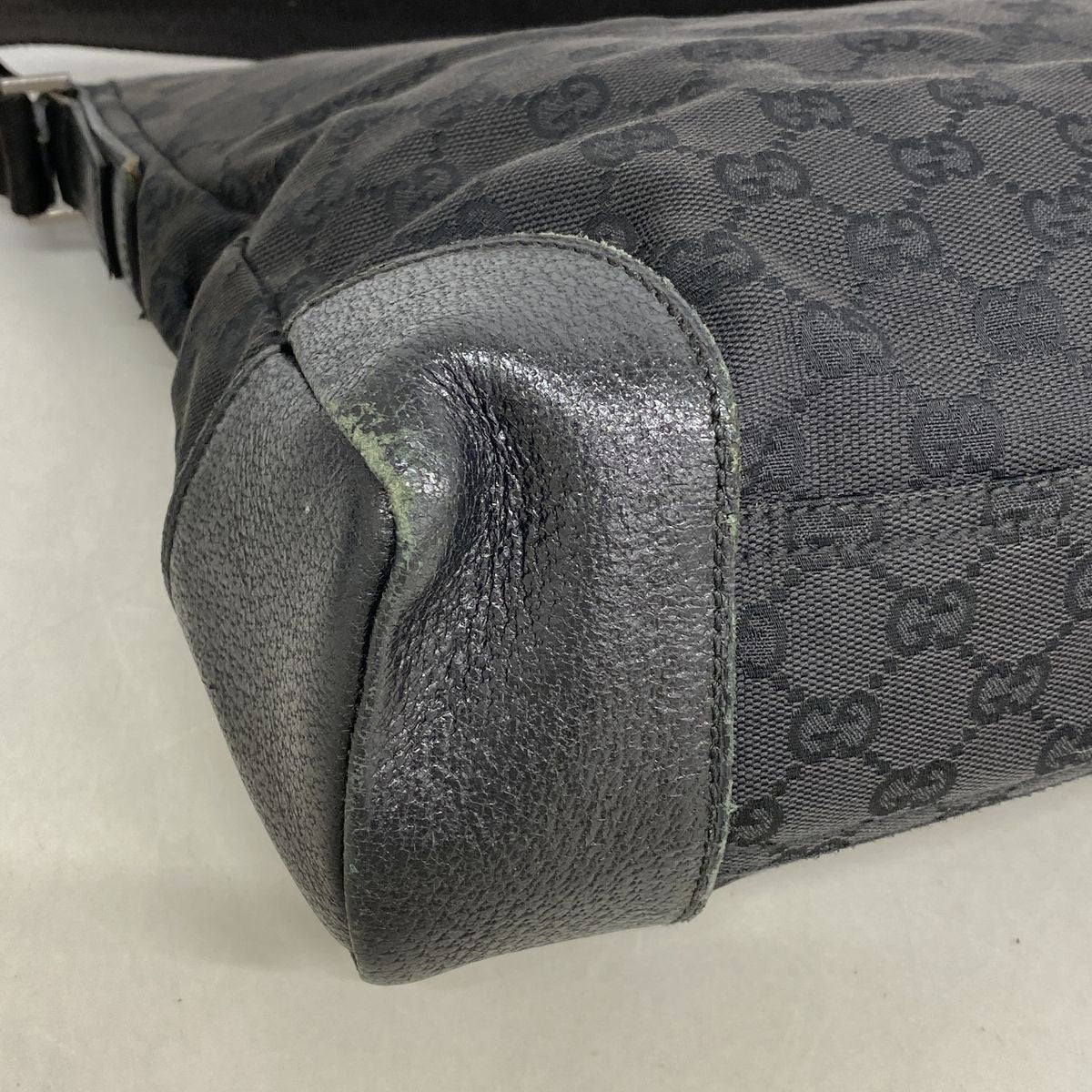 Gucci Shoulder Bag GG Canvas Black Silver — view 6