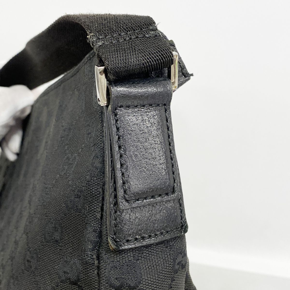 Gucci Shoulder Bag GG Canvas Black Silver — view 8