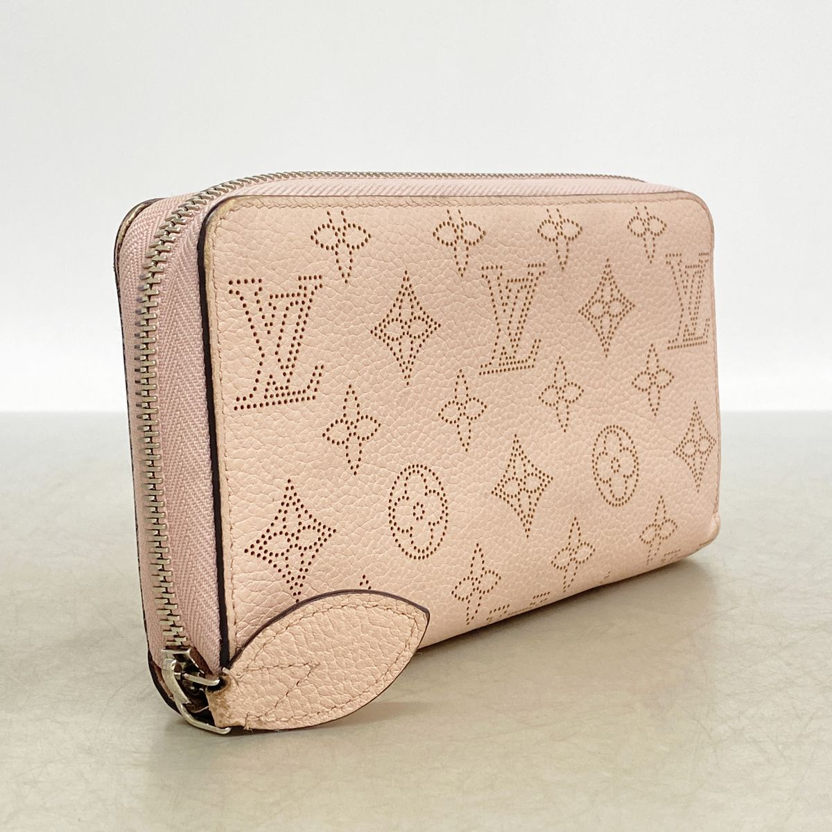 Louis Vuitton Wallet Mahina Zippy Magnolia — view 2