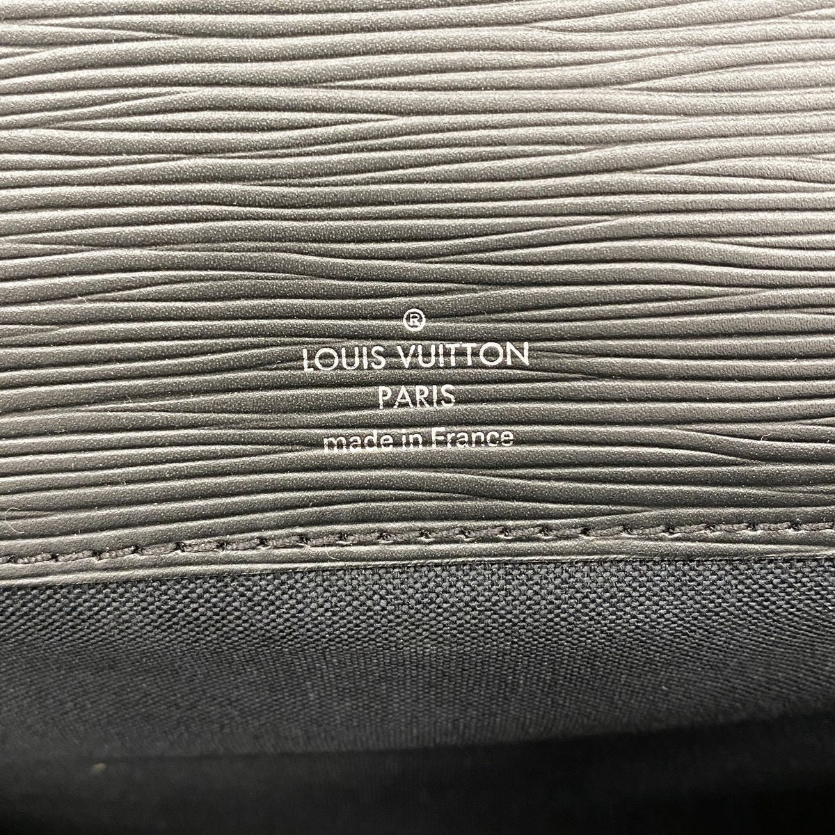 Louis Vuitton Clutch Epi Neo Belaia Noir — view 5