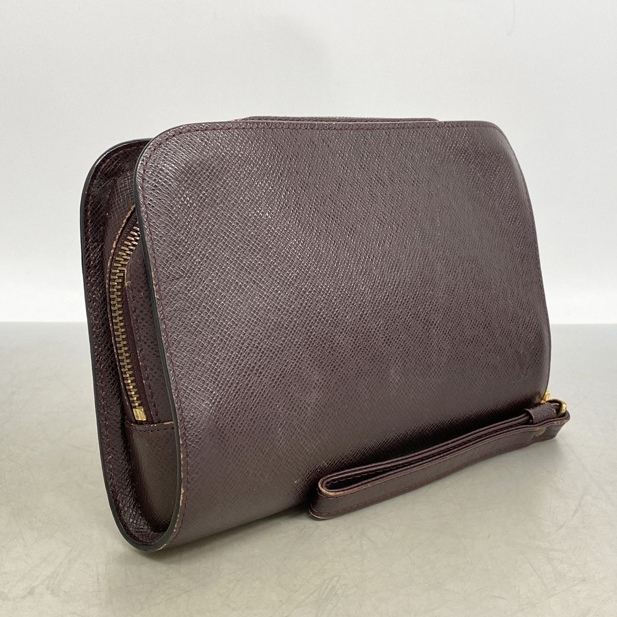 Louis Vuitton Clutch Taiga Baikal Acajou — view 2