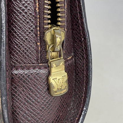 Louis Vuitton Clutch Taiga Baikal Acajou — view 8
