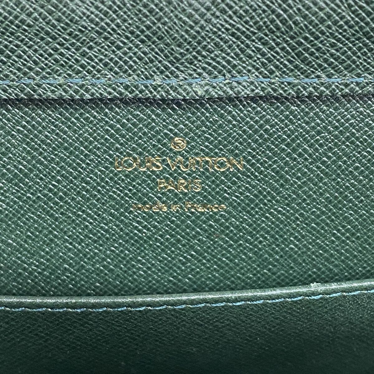 Louis Vuitton Clutch Taiga Baikal Epi — view 5