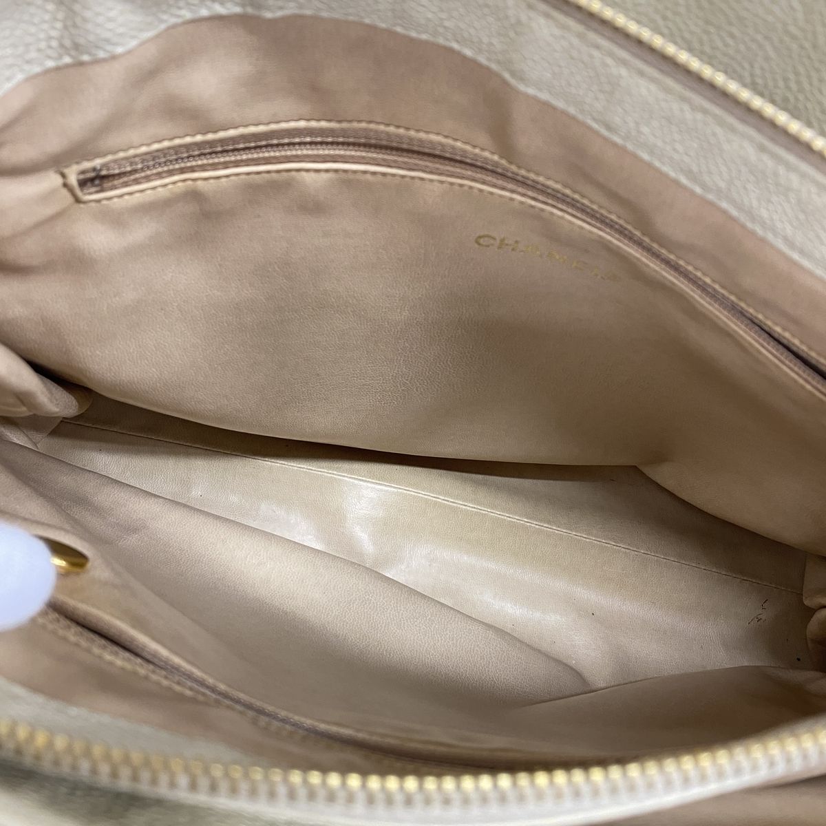 Chanel Chain Tote Caviar Leather Ivory Gold — view 4