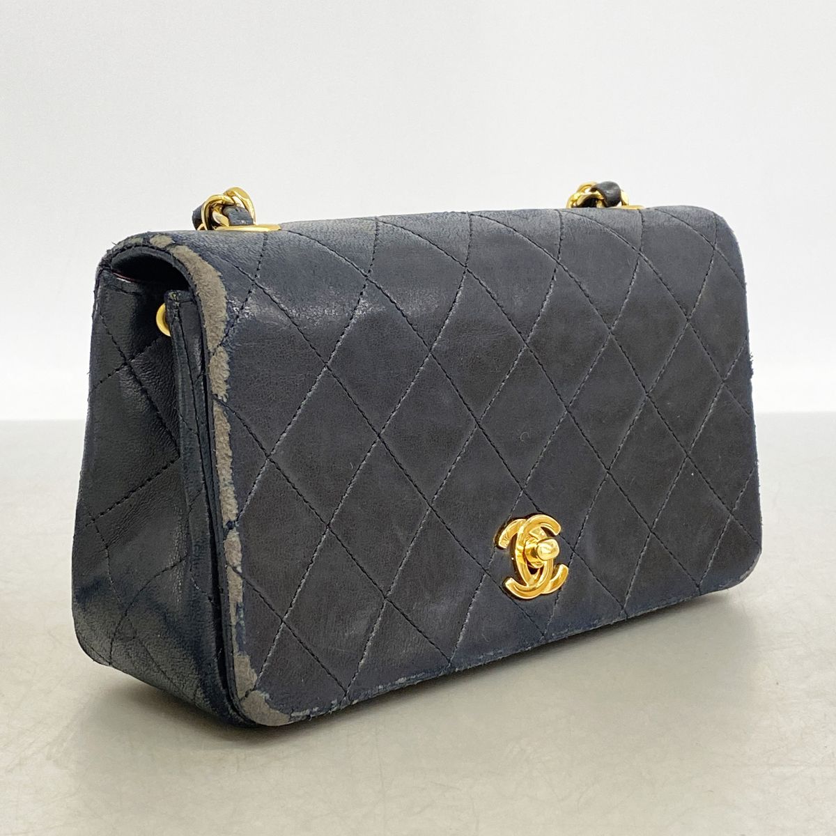 Chanel Shoulder Bag Quilted Lambskin Black Gold — view 2
