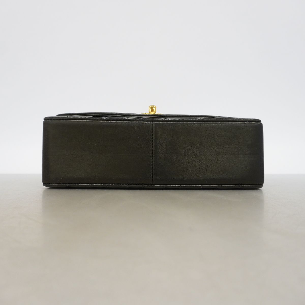 Chanel Shoulder Bag Diana Lambskin Black Gold — view 3