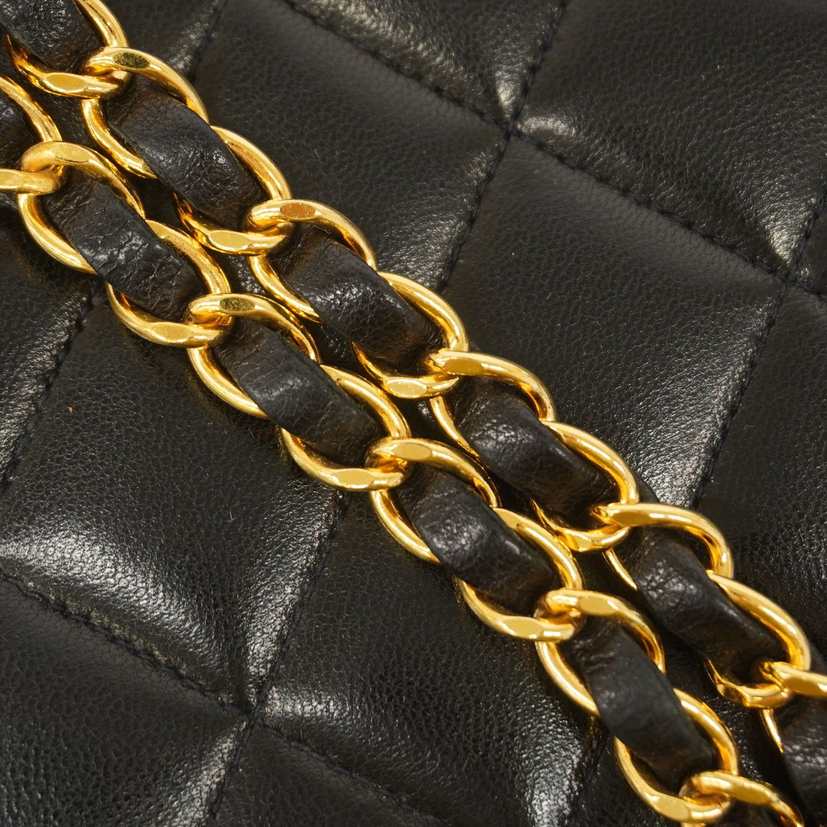 Chanel Shoulder Bag Diana Lambskin Black Gold — view 7
