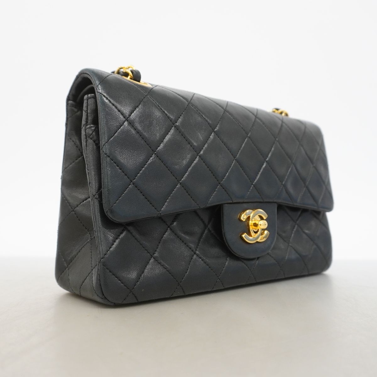 Chanel Shoulder Bag Quilted Lambskin Black Gold — view 2