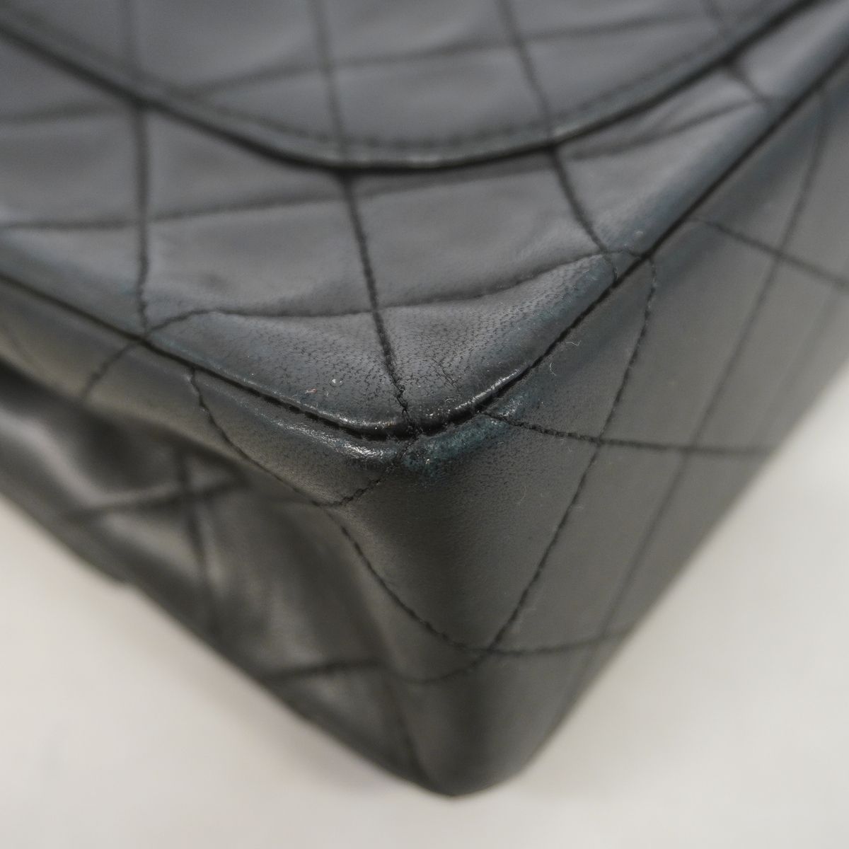 Chanel Shoulder Bag Quilted Lambskin Black Gold — view 6