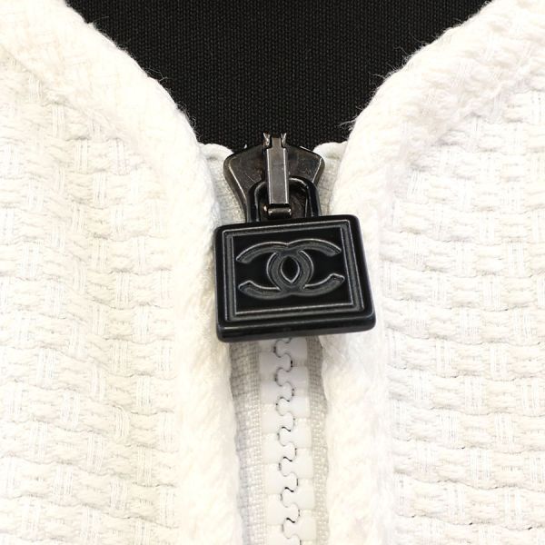 Chanel 09P Jacket White — view 4