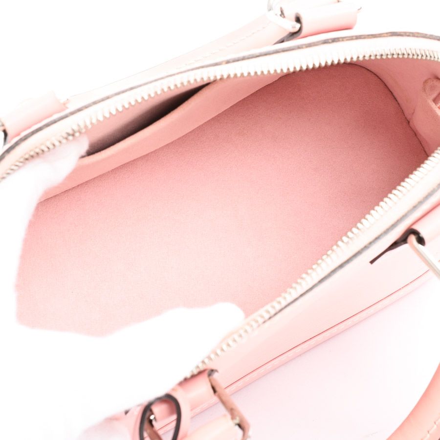 Louis Vuitton Handbag Alma BB — view 4