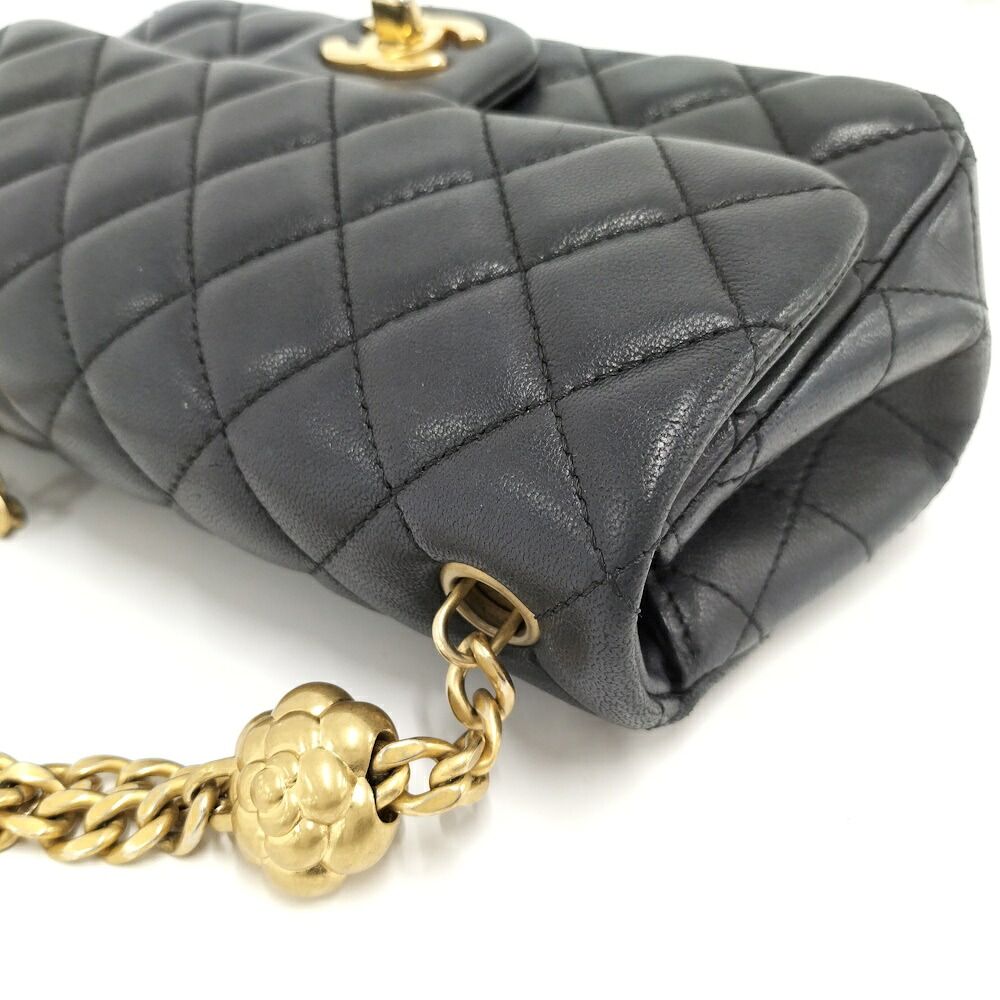 Chanel Quilted 20 Shoulder Bag Leather Black Gold — view 5