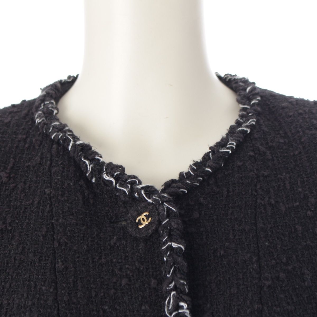 Chanel 07P Tweed Coco Buttons Collarless Jacket Black 34 — view 5
