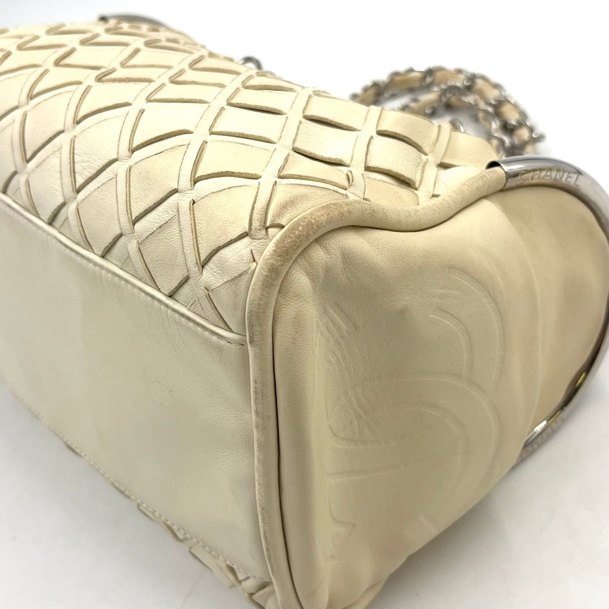 Chanel Ultimate Soft Quilted Lambskin Ivory Chain Handbag Silver — view 6