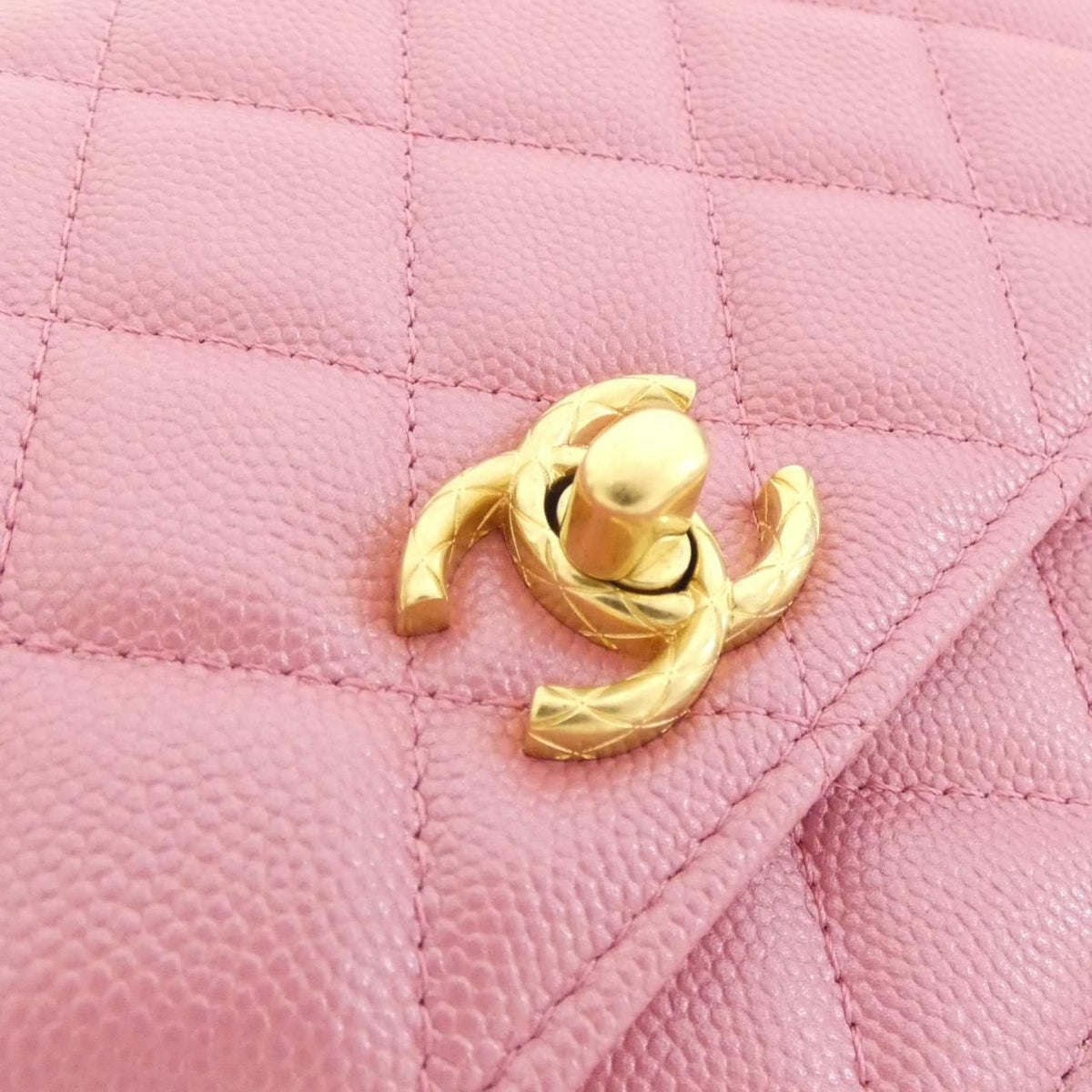 Chanel Chain Wallet Shoulder Bag — view 4