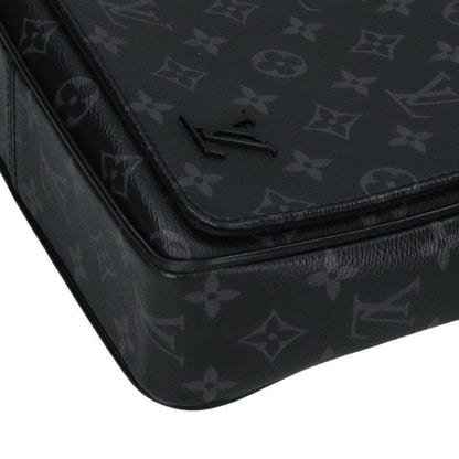 Louis Vuitton District PM Bag — view 4