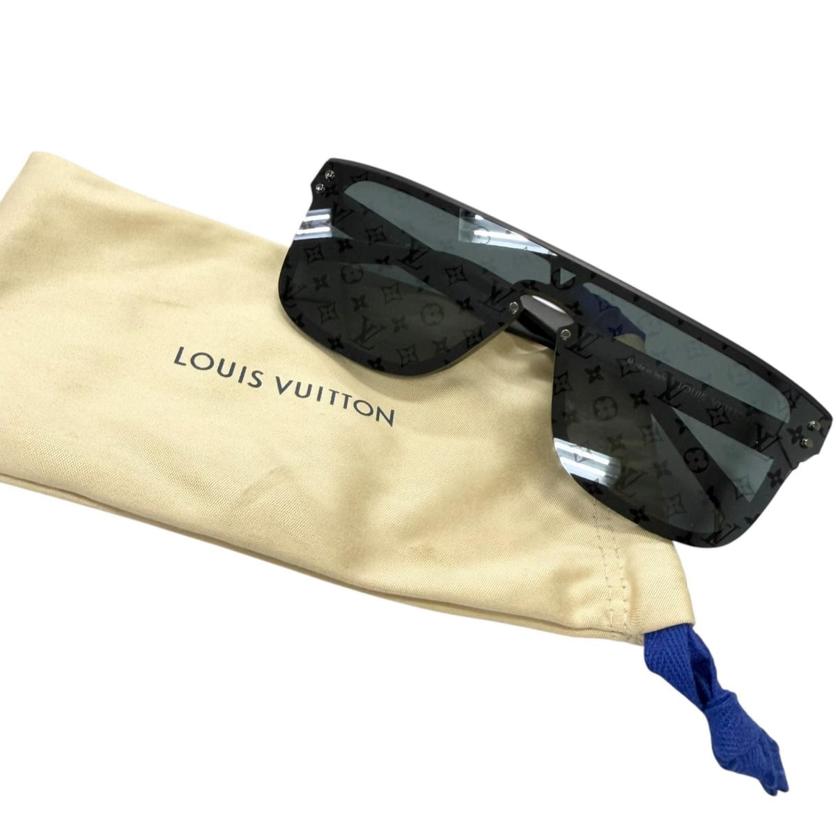 Louis Vuitton Sunglasses LV Waimea Monogram Black Demo Lens Eyewear — view 2