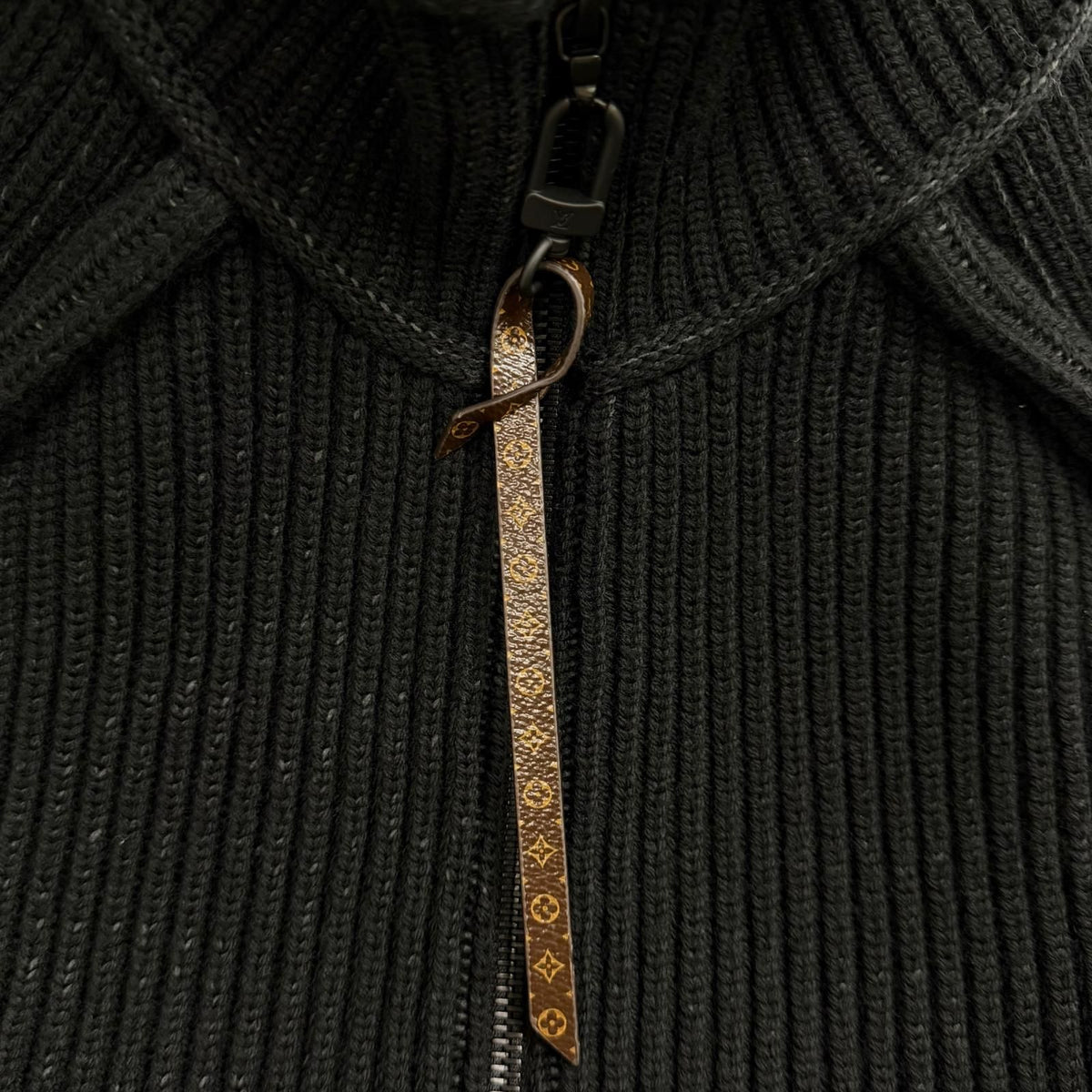 Louis Vuitton Wool Blend Leather Logo Patch Monogram Half Zip Rib Knit Black XS — view 6