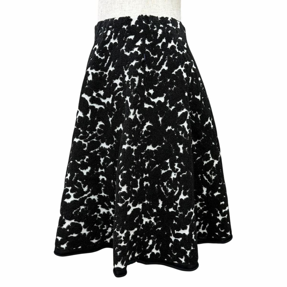 Louis Vuitton All Over Print Jacquard Mini Flare Skirt Black White — view 3