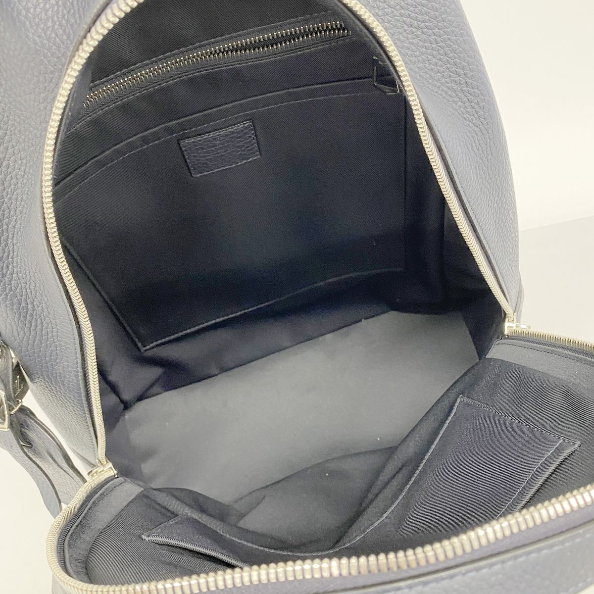 Louis Vuitton Backpack LV Circle Alma and Navy — view 4