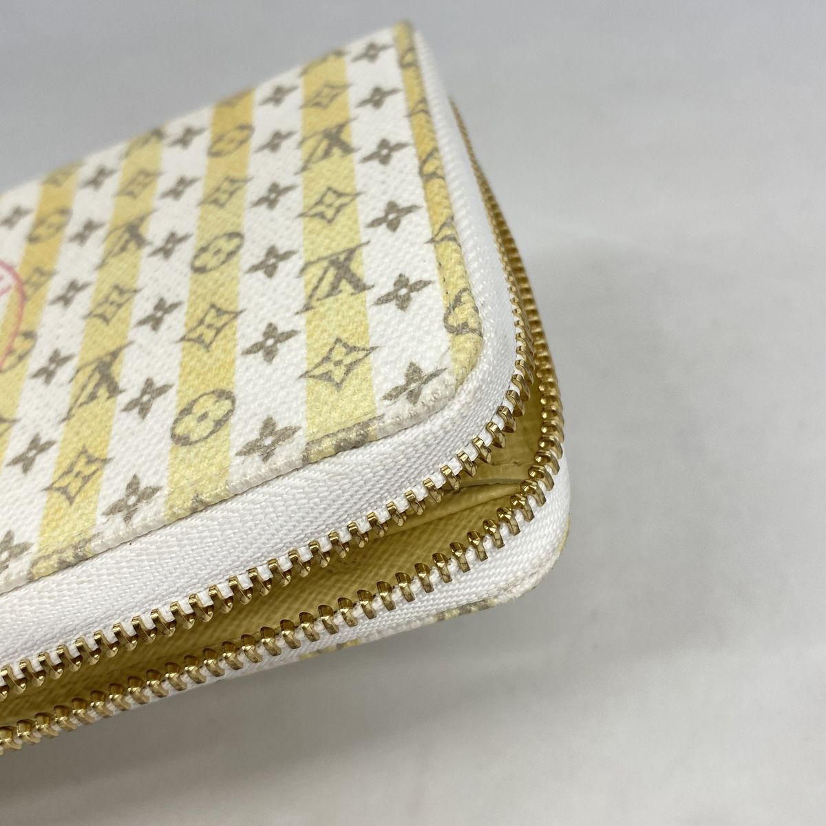 Louis Vuitton Wallet LV Stamp Zippy Banana — view 6