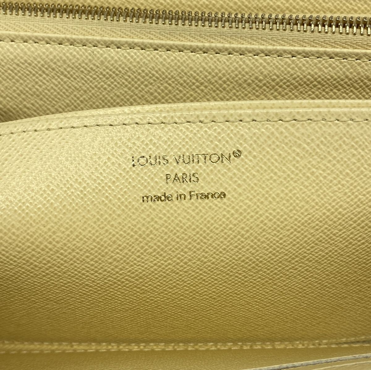 Louis Vuitton Wallet LV Stamp Zippy Banana — view 4