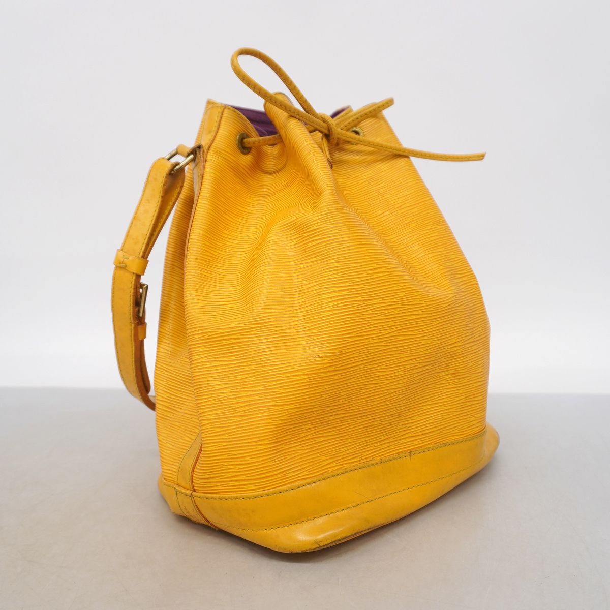 Louis Vuitton Shoulder Bag Epi Noe Jaune — view 2