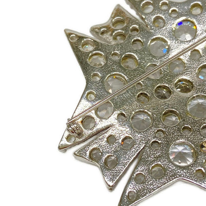 Chanel Brooch CC Logo Silver — view 4
