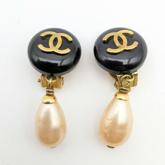 Chanel Earrings CC Logo Gold Black Faux Pearl Drop Swing Vintage 95A