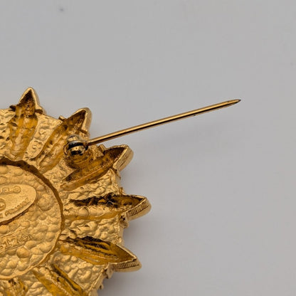 Chanel Brooch CC Logo Gold Emblem First Era Vintage — view 6