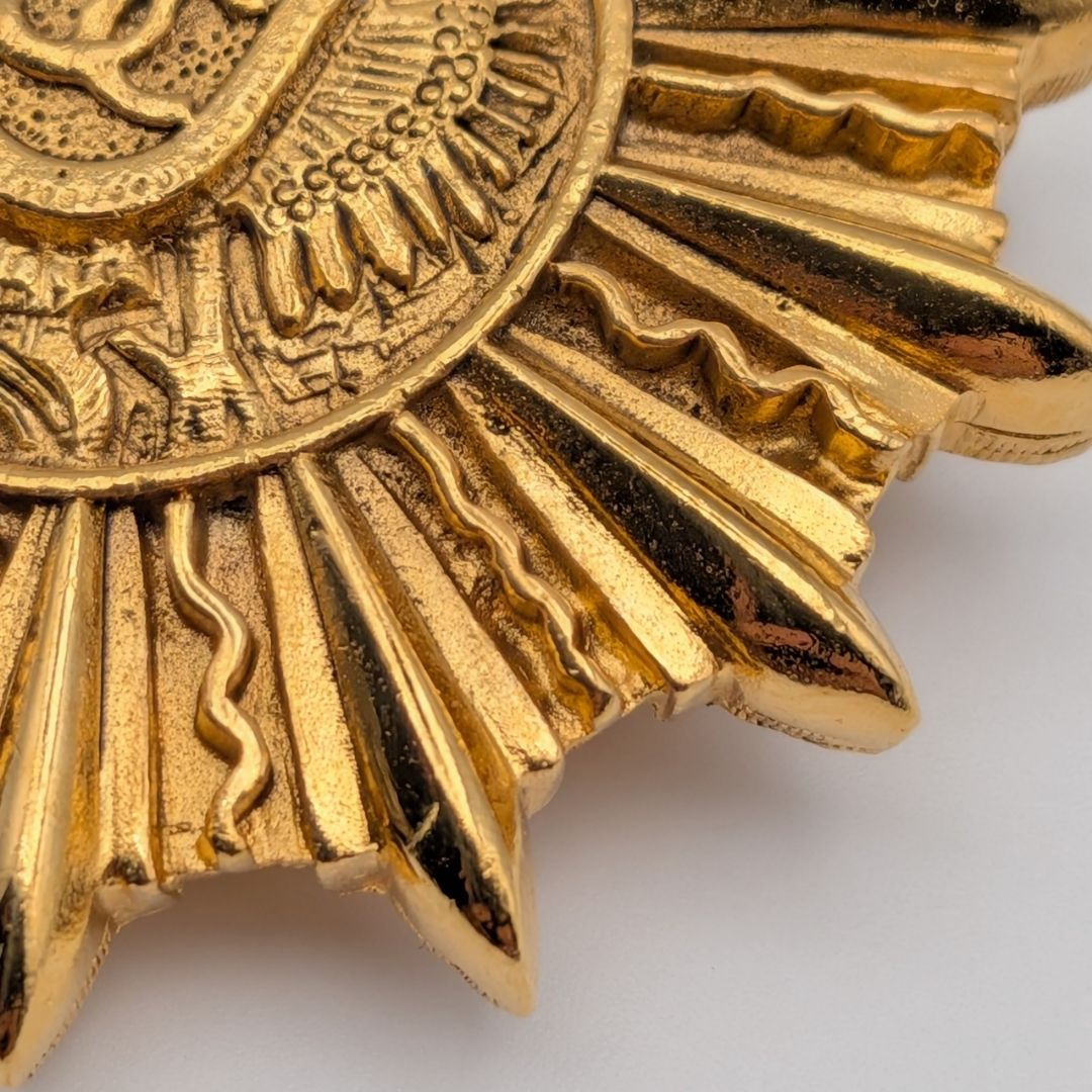 Chanel Brooch CC Logo Gold Emblem First Era Vintage — view 2