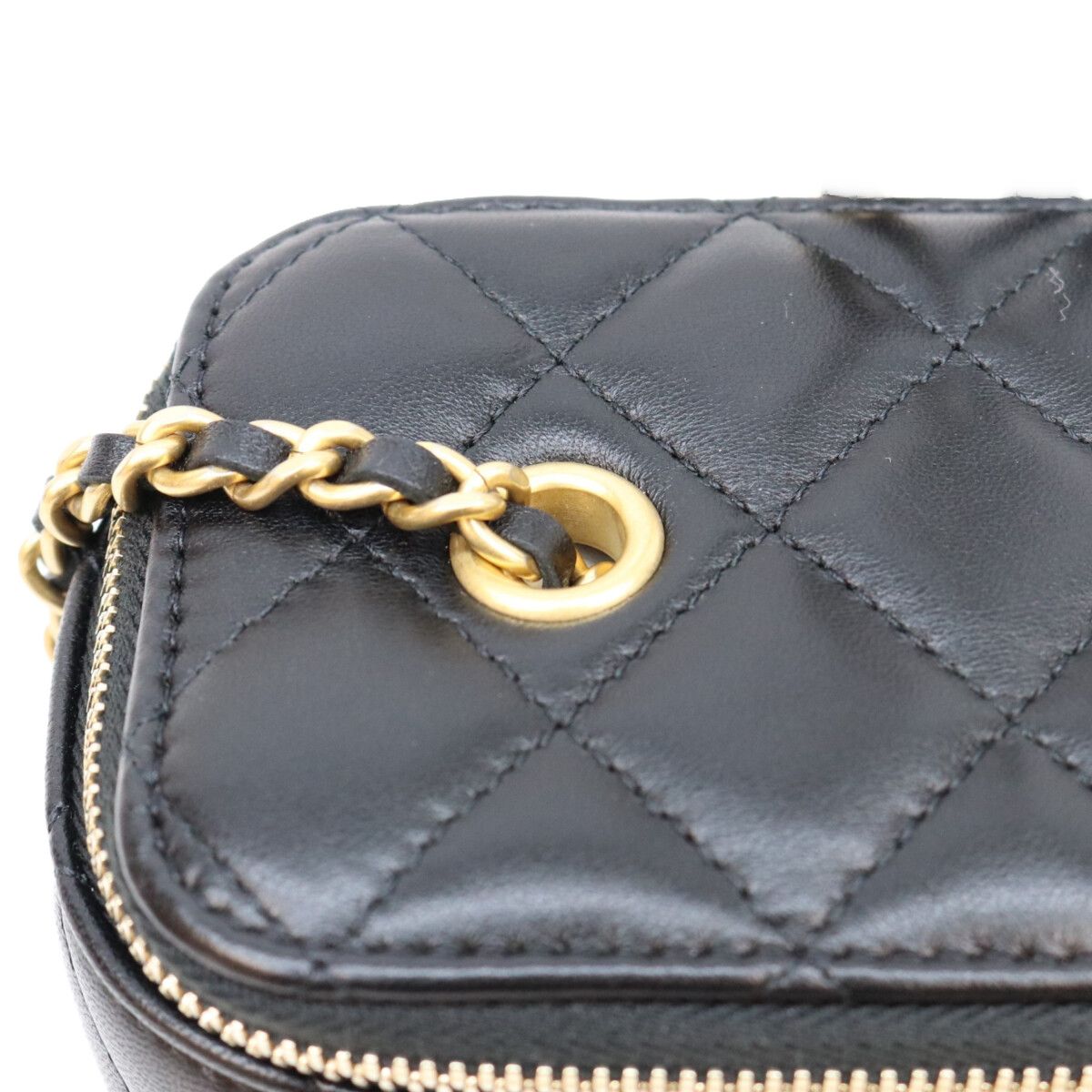 Chanel 31 Shoulder Bag Black — view 8