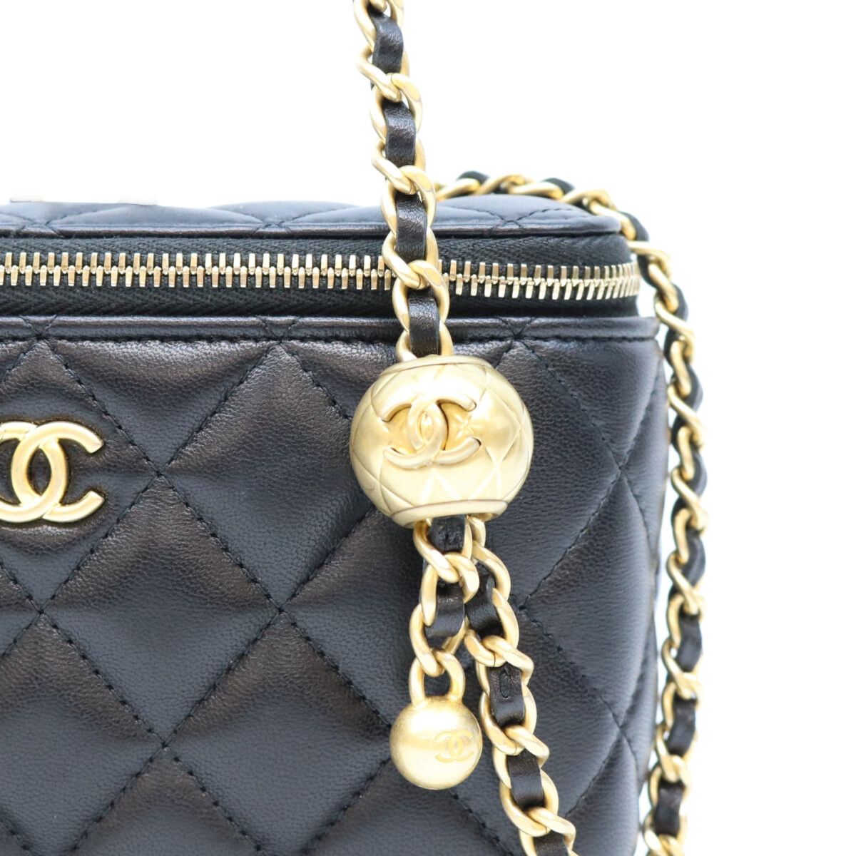 Chanel 31 Shoulder Bag Black — view 6